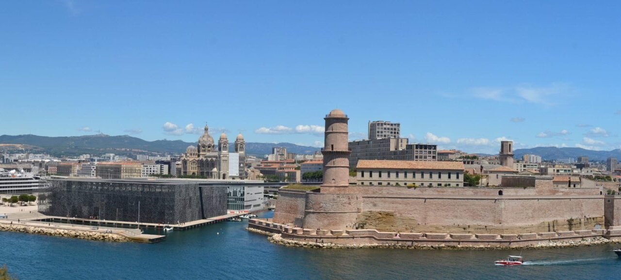 Le réseau mondial de câbles sous-marins à fibres optiques